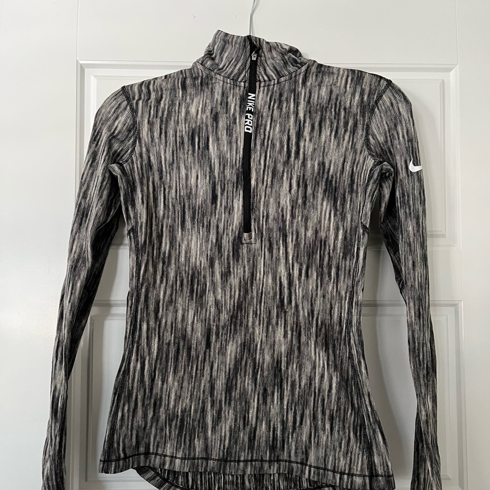 Nike running shirt size small